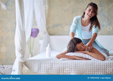 Lesbianmassage 